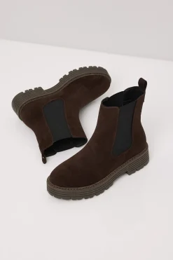 Boots Vengi